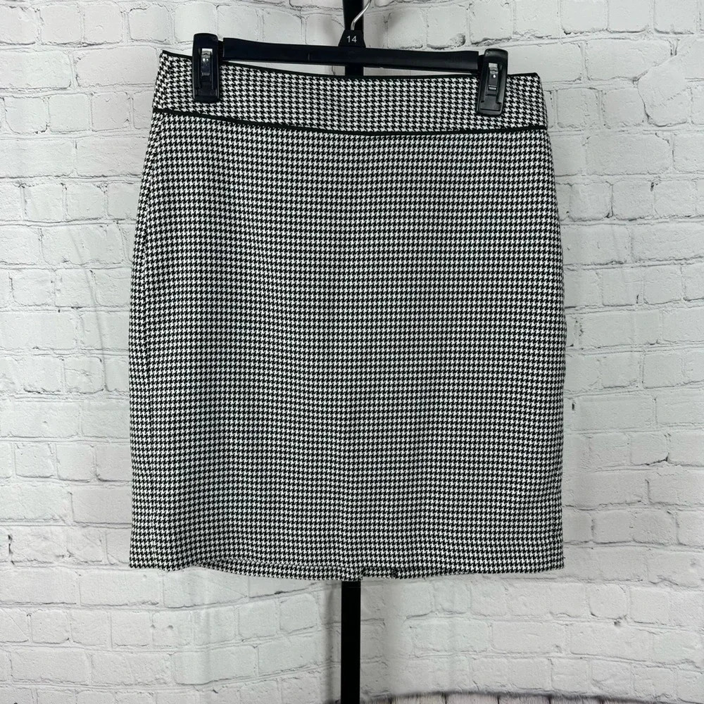 Banana Republic Houndstooth Print Skirt Size 4
